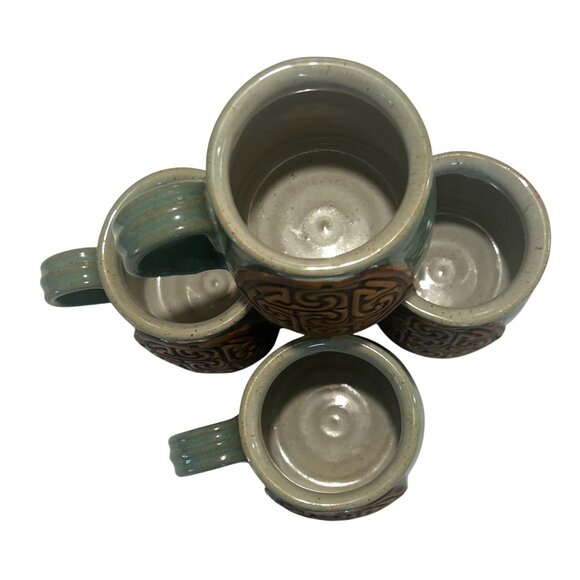 Set Of 4 Handcrafted Studio Art Pottery Mugs Celtic Design Green 10 oz - Picture 4 of 7